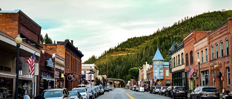 Wallace: Silver Mining Legacy in a Mountain Setting