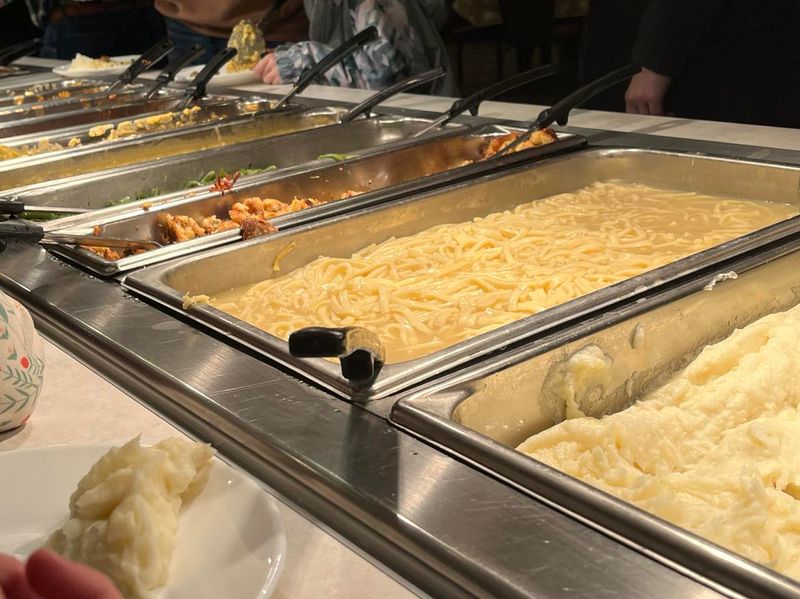 Amish-Themed Restaurant Buffets