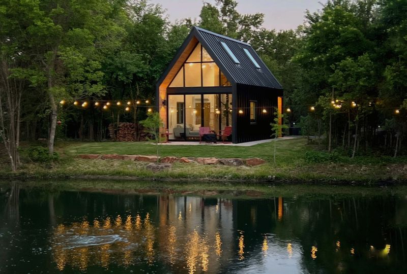 Live Oak Lake Cabins (Waco Area)