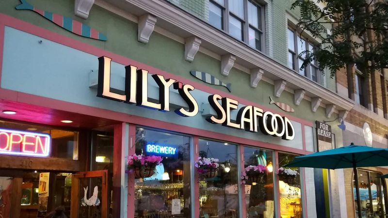 Lily's Seafood Grill & Brewery (Royal Oak)