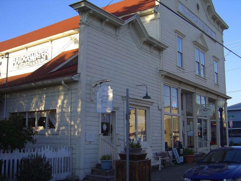 Bridgewater Fish House & Zebra Bar – Riverside Elegance