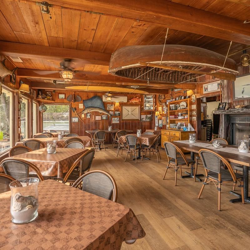 Rustic Coastal Ambiance