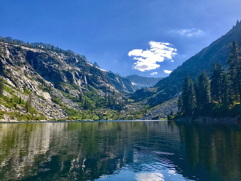 Emerald Lake (Trinity Alps Wilderness)