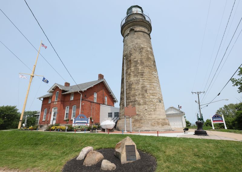 Fairport Harbor Marine Museum and Lighthouse: A Twin Beacons Legacy