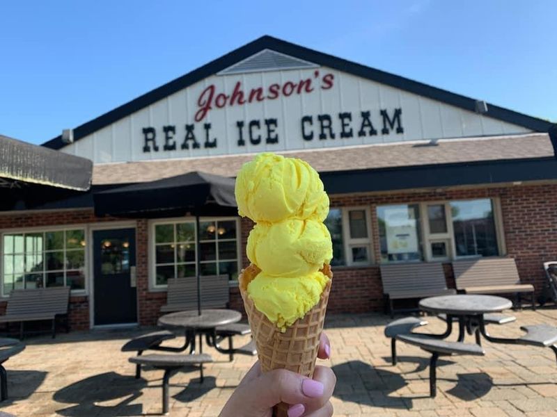 Johnson's Real Ice Cream in Bexley: Old-Fashioned Charm in a Village Setting