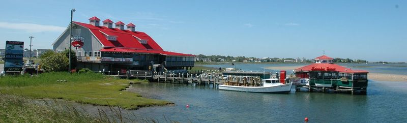 Hooper's Crab House: Waterfront Feasting in West Ocean City