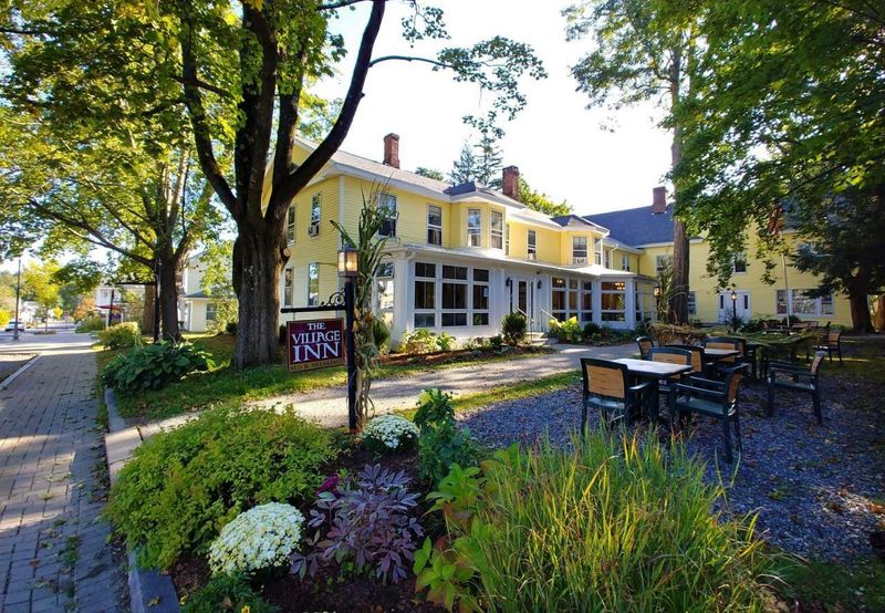 Lenox Inn