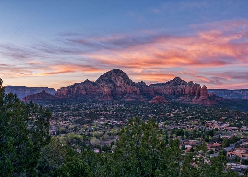 Airport Mesa Loop: Sunrise Spectacle for Early Birds