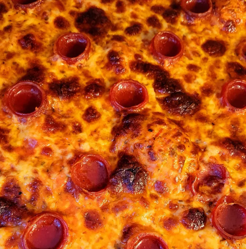 Grandpa Pizzi's Place - Conneaut's Deep-Dish Delight
