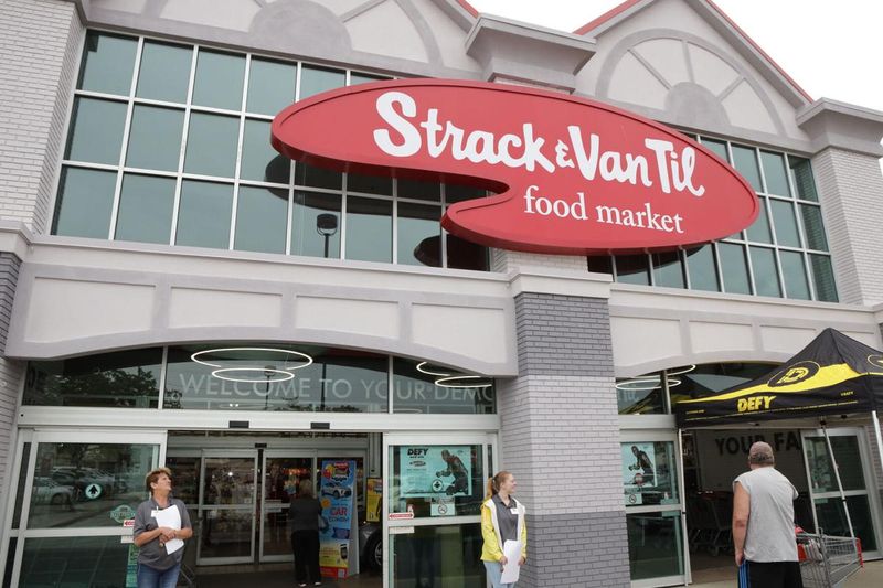 Strack & Van Til: Northwest Indiana's Local Favorite