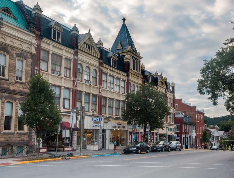 Comparing Pennsylvania to Other Small-Town Loving States