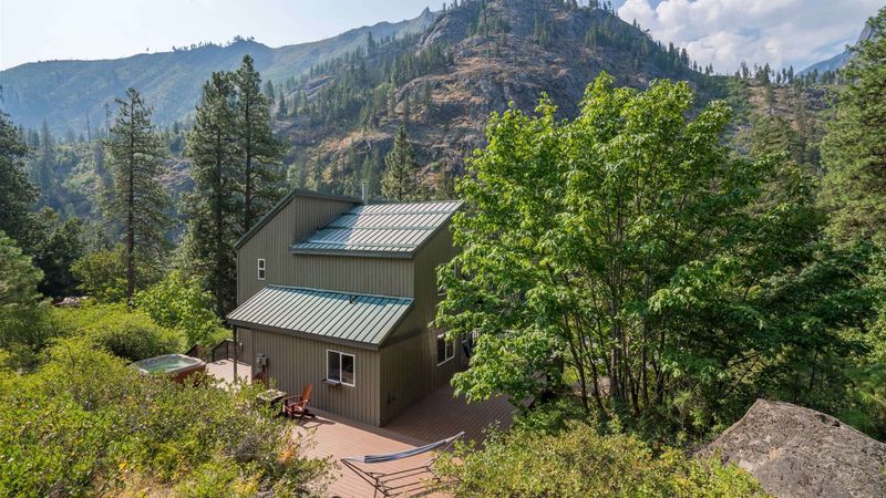 The Cabin at Icicle River
