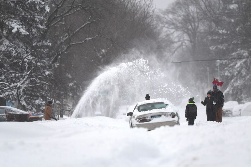 Social Media Snowmageddon Begins