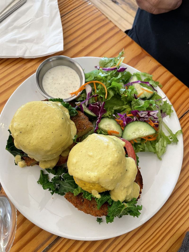Cleveland Vegan Society's Restaurant Guide – Your Roadmap to Plant-Based Bliss