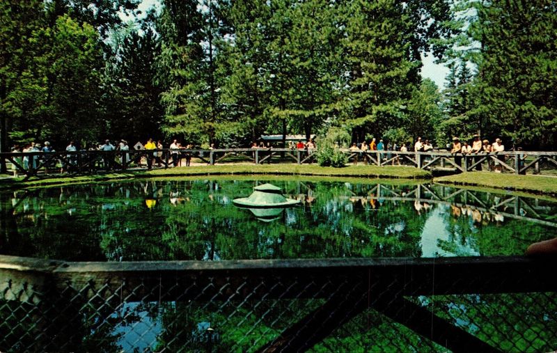 Blue Hole, Castalia