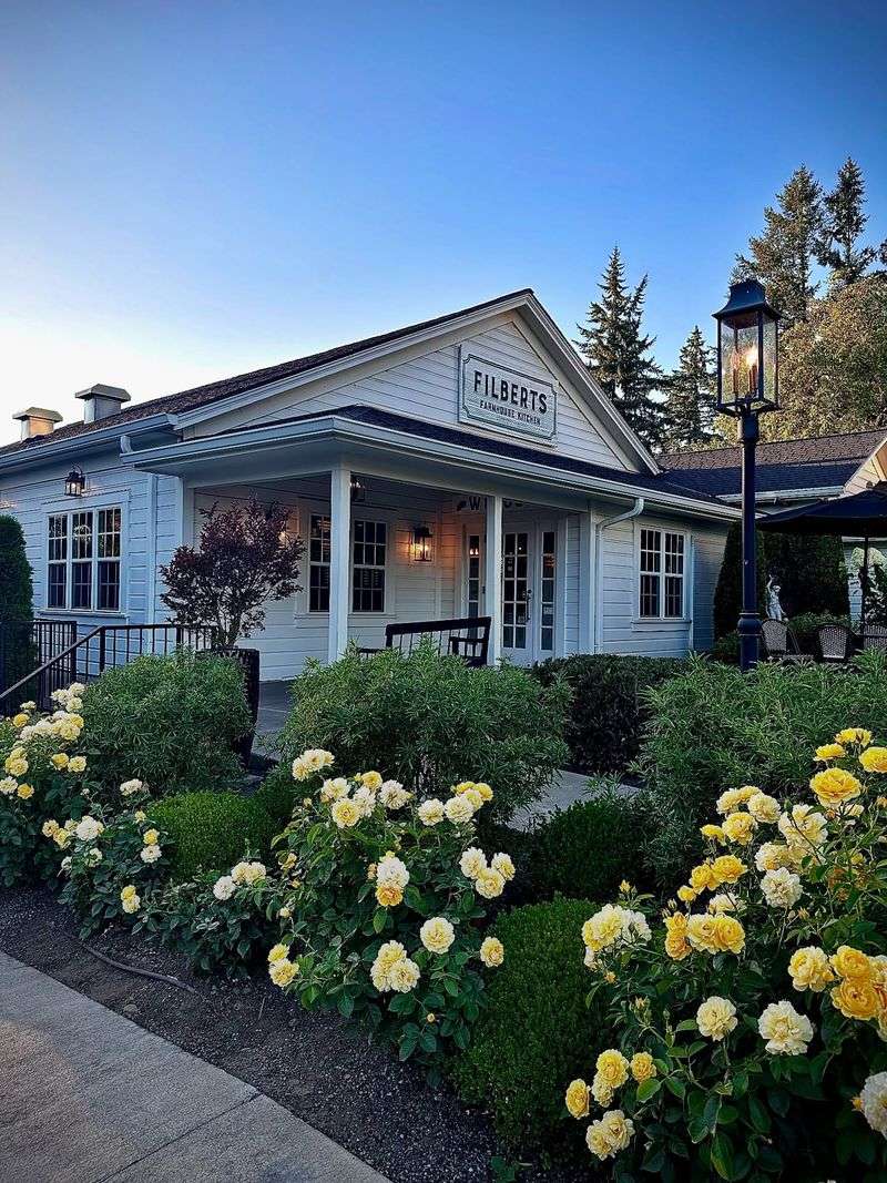 Filberts Farmhouse Kitchen: Comfort Food in Historic Setting