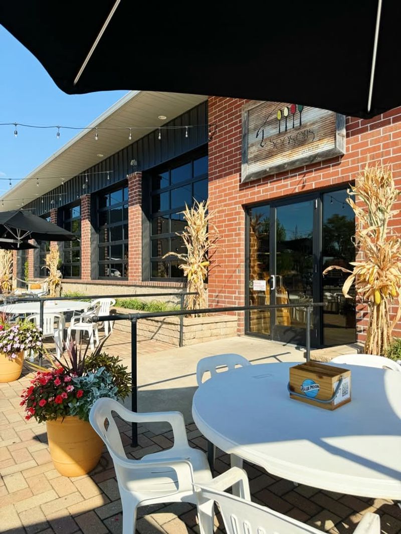 Seasons Gastropub – Morton