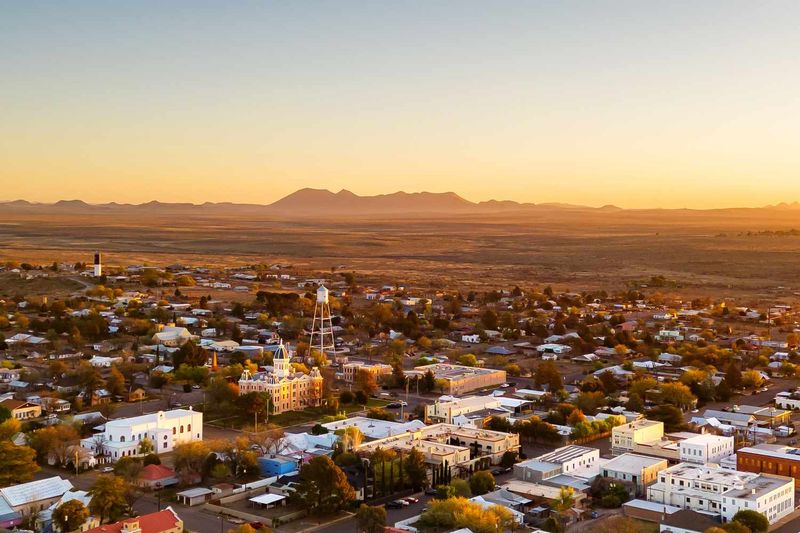 Marfa – Desert Lights That Baffle Scientists
