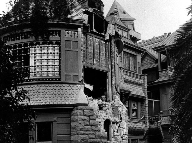 The 1906 Earthquake Trapped Sarah