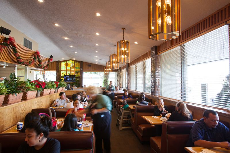 Dot Coffee Shop - Houston's Classic Breakfast Landmark