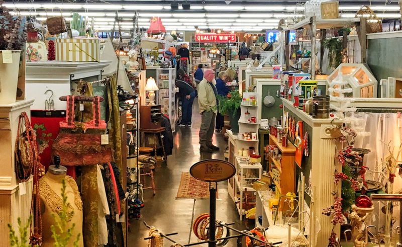 Monticello Antique Marketplace, Portland
