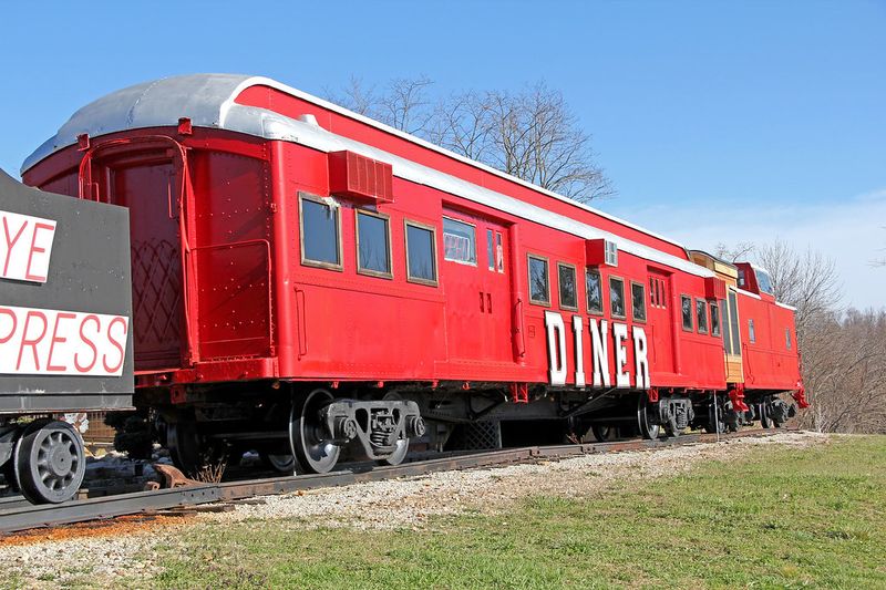 Buckeye Express Diner - Bellville's Railroad Car Eatery