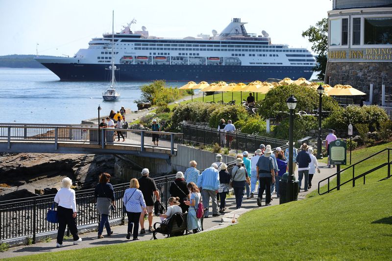 Bar Harbor: Acadia's Gateway Grapples With Visitor Limits