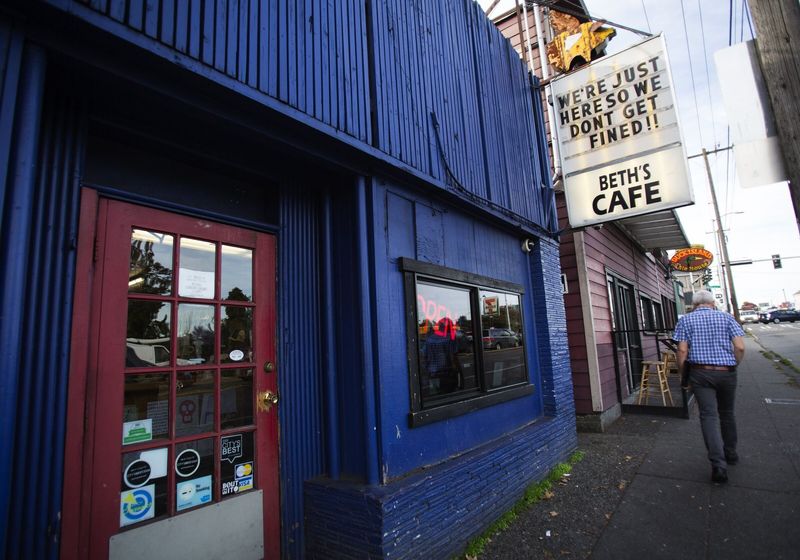 Beth's Café: Where Omelettes Are Measured In Pounds