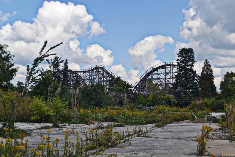 Geauga Lake / Six Flags Worlds of Adventure