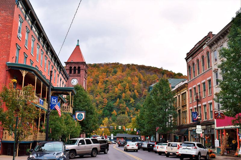 Jim Thorpe: Scenic But Overcrowded