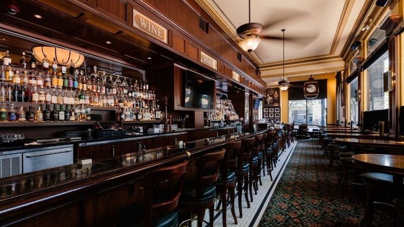 Metropolitan Grill's Rain-Soaked Elegance