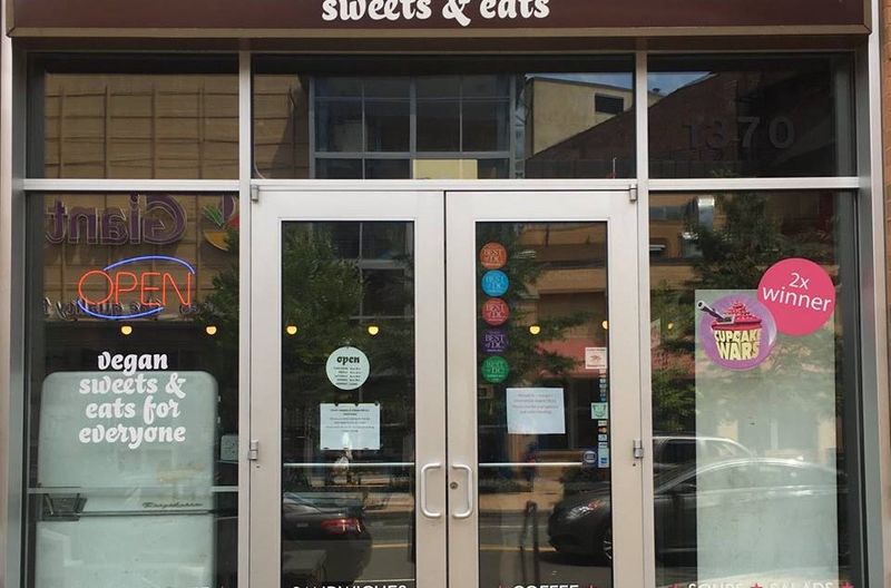 Sticky Fingers Sweets & Eats