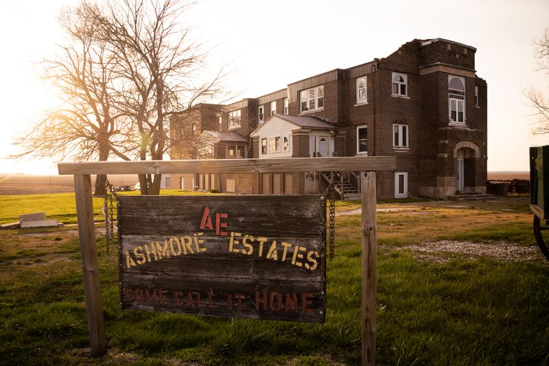 How to Visit Without Trespassing