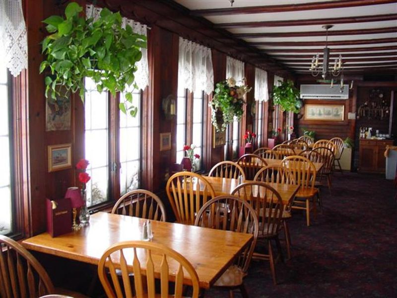 Rave Reviews from Locals and Travelers