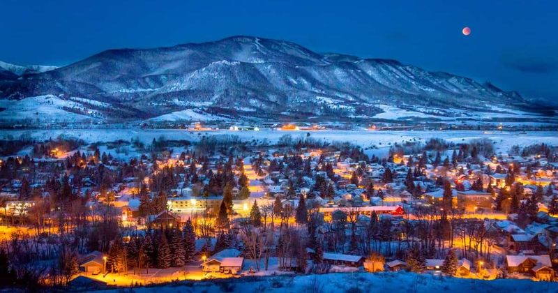 Where Mountain Peaks Frame the Holiday Lights