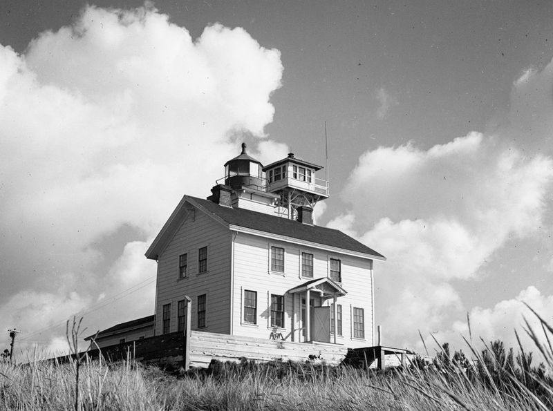 Ghost Tours Along Yaquina Bay