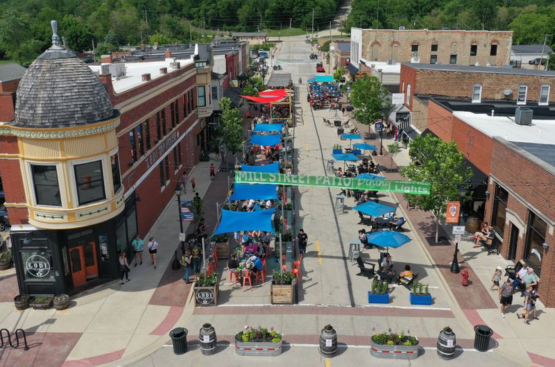 Nearby towns add quiet charm