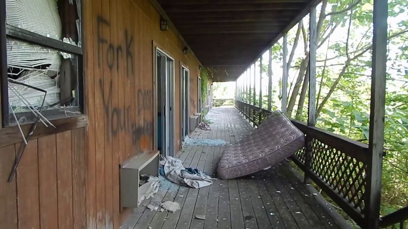 A Lakeside Retreat Lost to Time