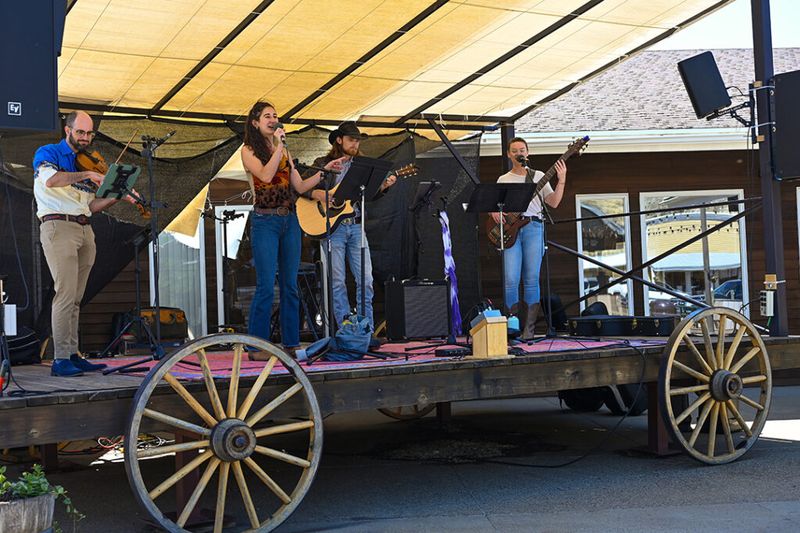 Live Western Entertainment