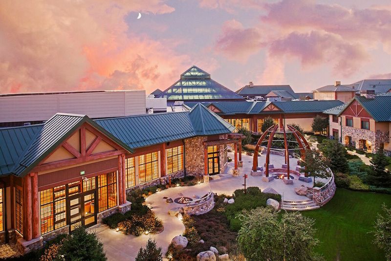 Little River Casino Resort – Grove Restaurant & Bar (Manistee)