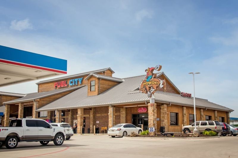 Fuel City - Tacos Worth A Gas Station Detour