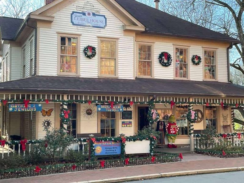 Local Shops and Artisans Offer Perfect Holiday Treasures