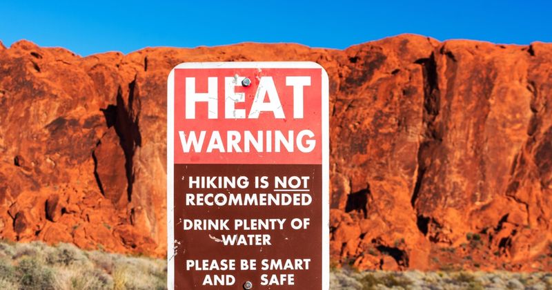 Hiking without enough water or heat protection