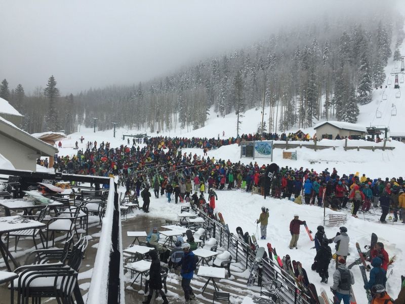 The Tourist Cluster and Crowds