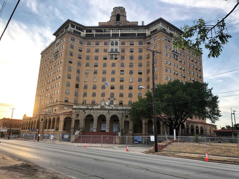 Mineral Wells – Crazy Water And Haunted Hotels