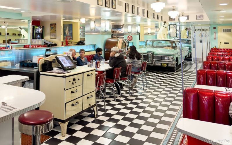 Lori's Diner