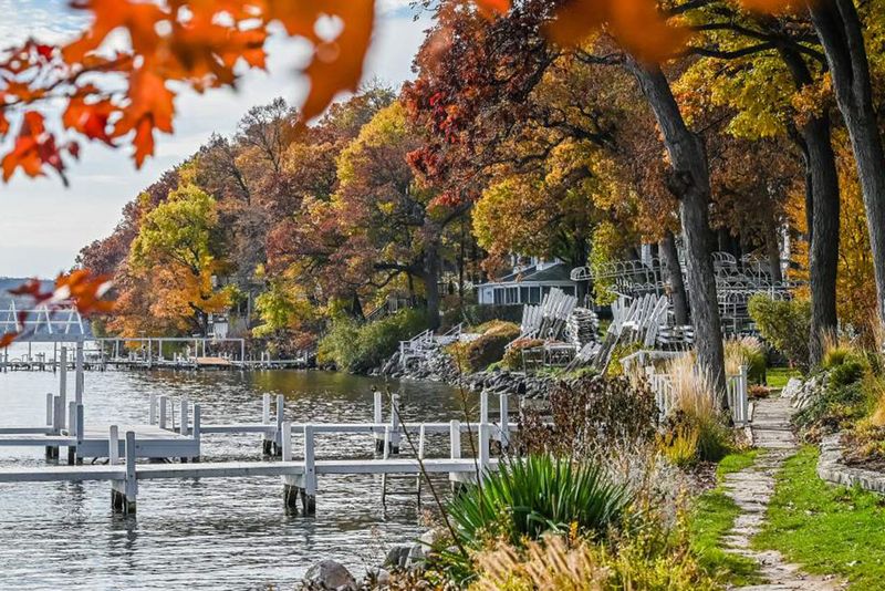 Lake Geneva, Elegant Lakeside Style Surfaces in Shots