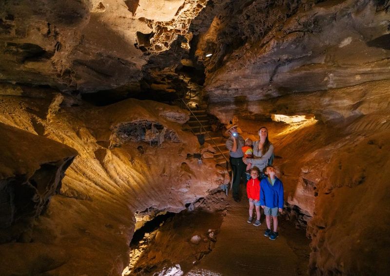 Wind Cave And Jewel Cave