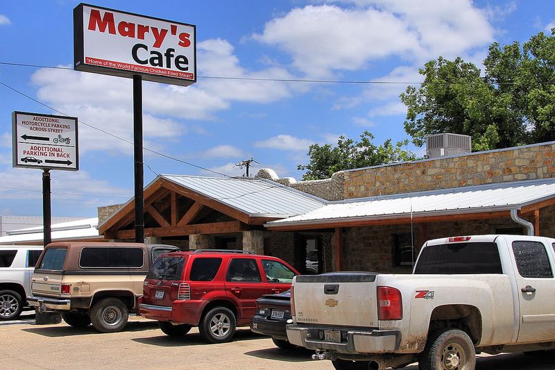 Mary’s Café, Strawn