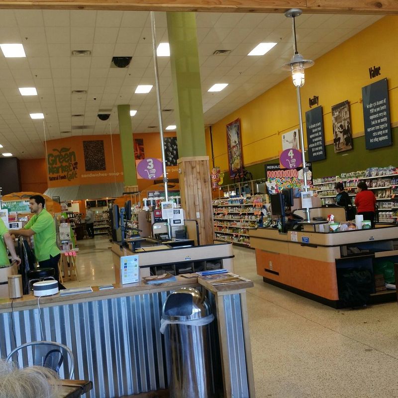 Hugo's Family Market